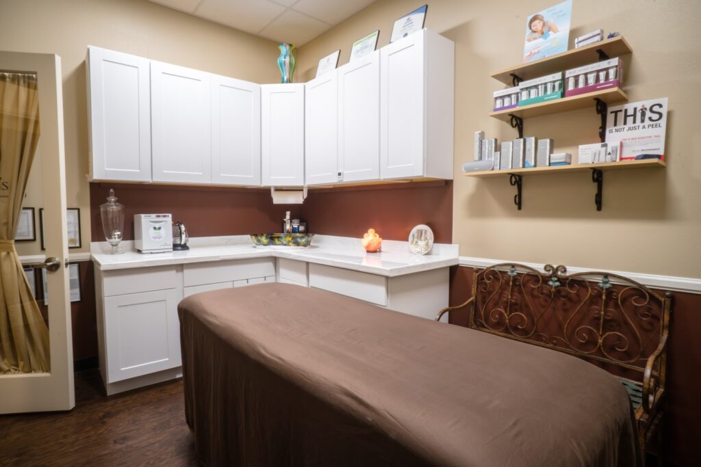 Santia Day Spa | Reiki & Facials for Ladies Only